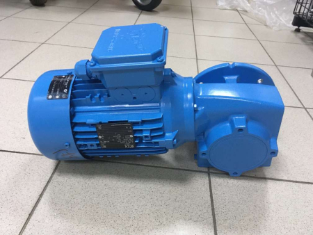 Редукторный двигатель 1,1 кВт угловой